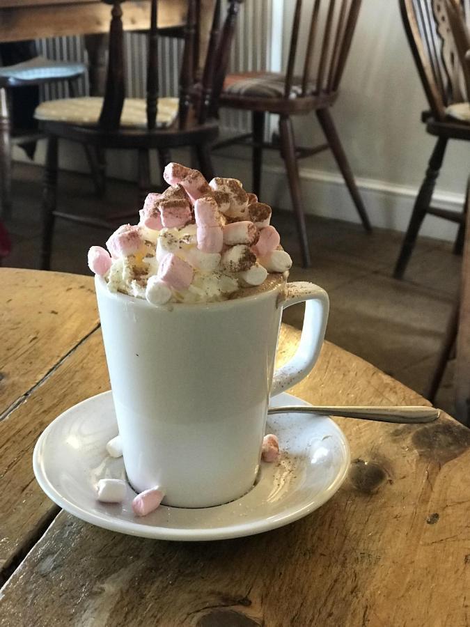 Lucy'S Tearoom Stow-on-the-Wold ภายนอก รูปภาพ